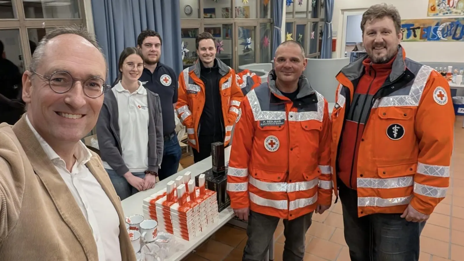 Erfolgreiche Blutspendeaktion (von links): Bernhard Seidenath, Annabell Zollbrecht, Korbi Bayer, Max Frisch (Bereichsleiter Lokale Dienste&amp; Service), Peter Sedlmair und Marko Hammer. (Foto: red)