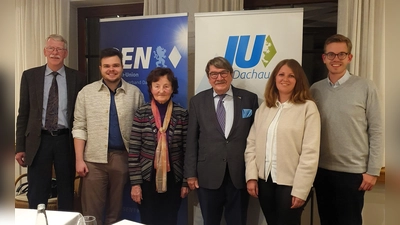 Burkhard Haneke (Vorsitzender Kreisseniorenunion), Timon Sporrer, Maria Kreitmair, Hansjörg Christmann, Johanna Baumann und der Kreisvorsitzende der Junge Union Sebastian Zollbrecht (v. l.) (Foto: Senioren-Union KV Dachau)
