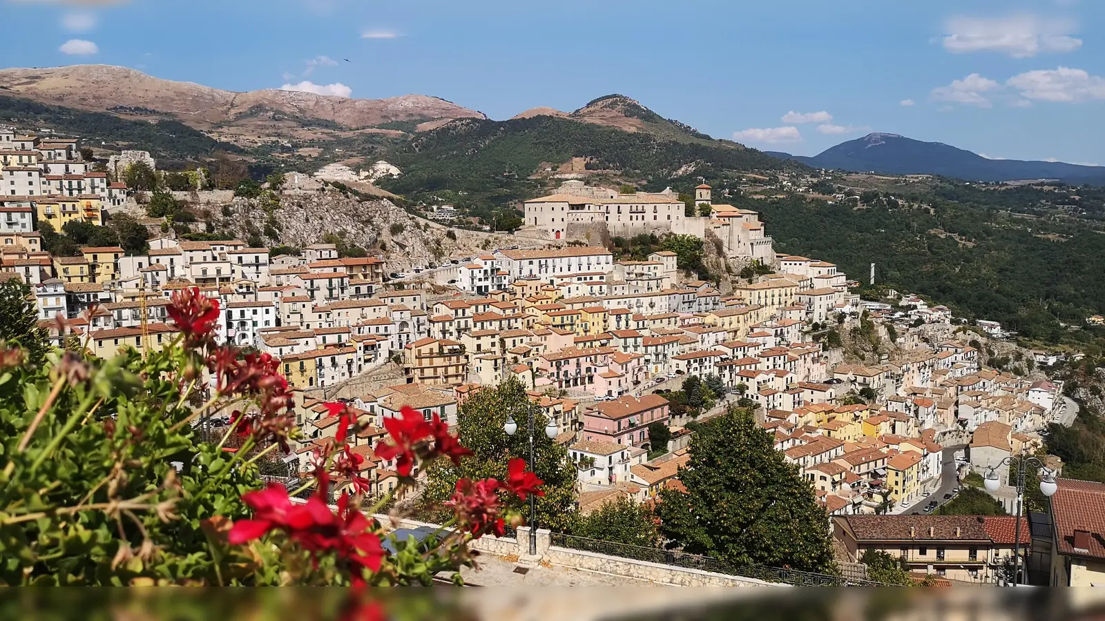 Eine Führung durch Muro Lucano mit seinem mittelalterlichen Kastell steht natürlich auf dem Programm. (Foto: Gemeinde Karlsfeld)