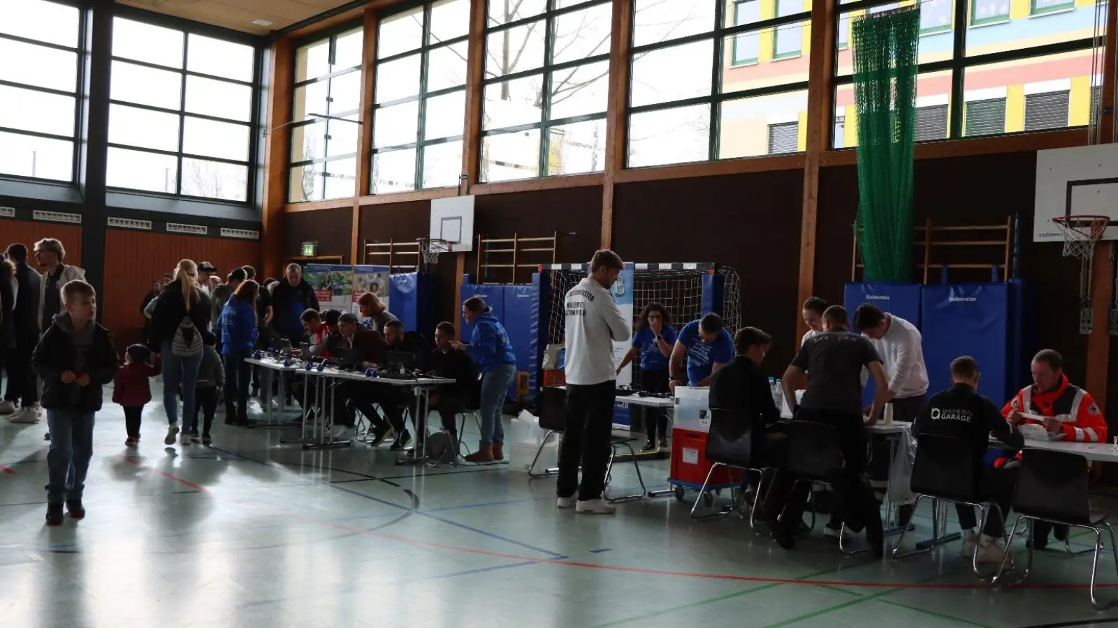 Großer Andrang herrschte bei der Typisierungsaktion in der Schulturnhalle. (Foto: BRK - Kreisverband Dachau)