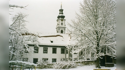 Kirche St. Alto und ehemaliges Herrenkloster vom Kindergarten, heutiger Zustand nach letzter Außenrenovierung 1985 bis 1992. (Foto: Archiv Baumann)