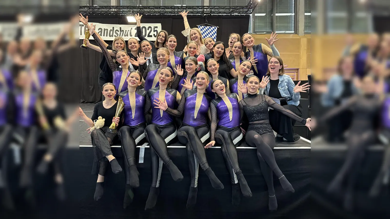 Die Turniertänzerinnen der Jugendklasse des JTSC Karlsfeld (Foto: 1. Karlsfelder Jugend-Tanz-Sport-Club)